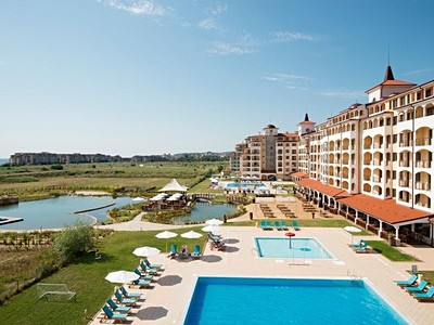 Sunrise ALL Suites Family Resort