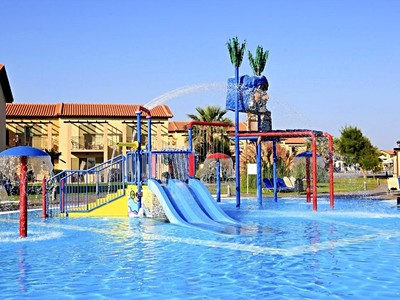 White Olive Marine Aquapark