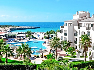 Fergus Style Carema Beach