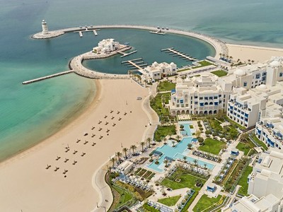 Hilton Salwa Beach Resort & Villas