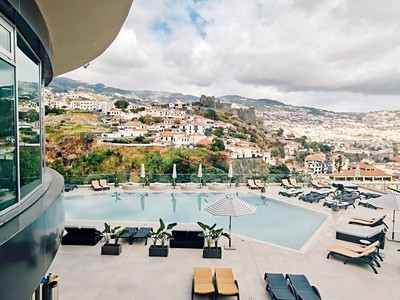 The Views Baía