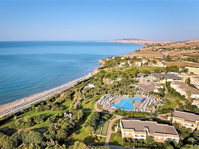 Serenusa Resort