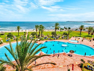 Itropika Beach