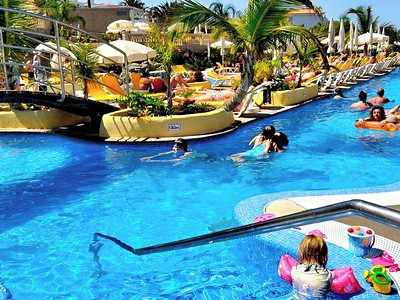 Paradise Park Fun Lifestyle Hotel