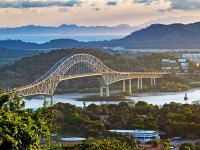 Město Panama a Tichý oceán