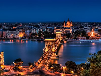 Budapešť vlakem, Hotel City Ring