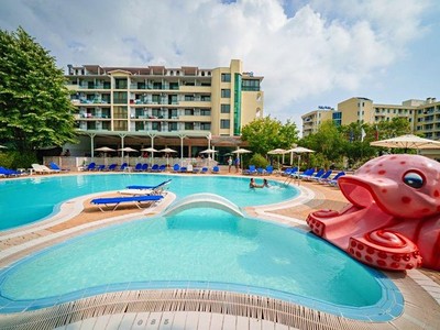 Perla Plaza