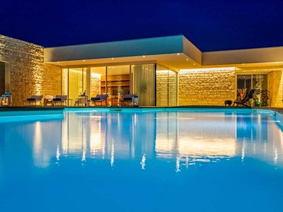 Villa Sicilian Eclipse
