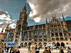 Marienplatz v historickém centru Mnichova během víkendového zájezdu vlakem