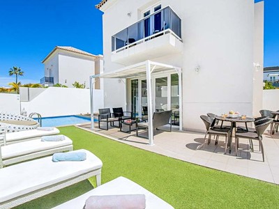 Villa Acacia
