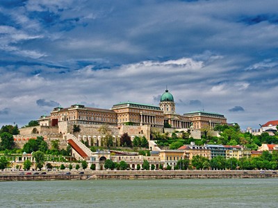 Budapešť vlakem, Hotel Silver