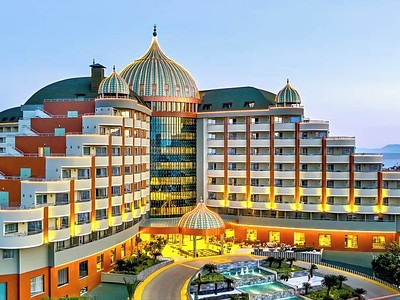 Delphin Palace