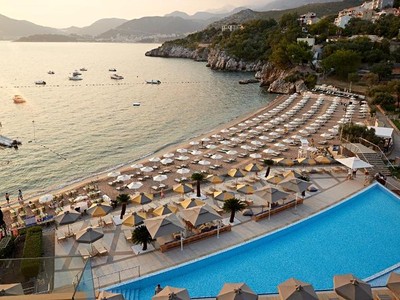 Maestral Resort And Casino