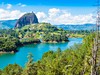Kolumbie-poznávací zájezd-nekonečné barvy a vůně kávy-jezero Penol a slavný homonymský kámen Guatape