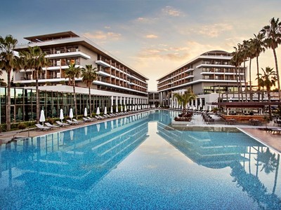 Acanthus Cennet Barut Collection