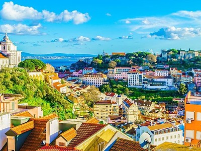 Čarokrásné Pobřeží a Historie Portugalska