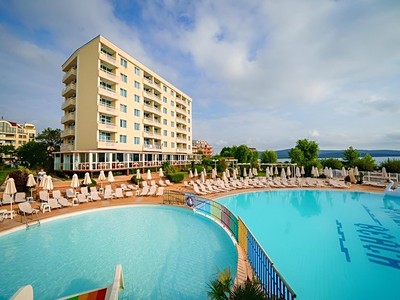 Perla Beach