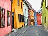 Sighisoara_barevna_ulice.jpg