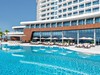 (Exteriér) - Pohled na hotel přes bazén
