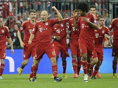 Bayern Mnichov, Bundesliga - vlakem