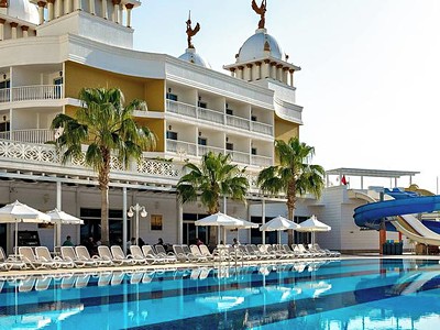 Oz Sui Resort