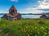 Kostel Sevanavank u jezera Sevan