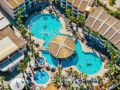 Hotel Caretta Beach Resort & Waterpark