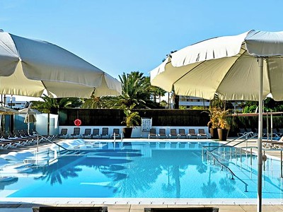 Hl Miraflor Suites