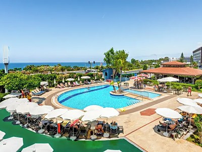 Club Titan Hotel
