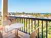 Balkon standardního pokoje s bočním výhledem na moře