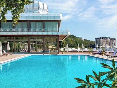 Sunny Day Resort Palace