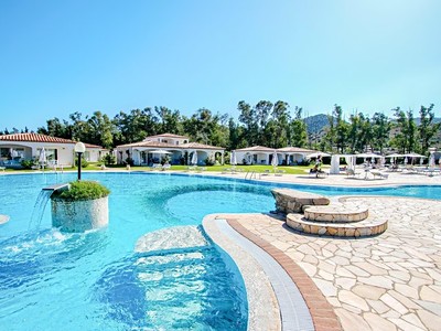 Limone Beach Resort
