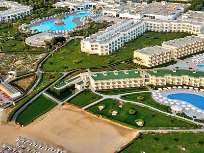 Sirena Beach Resort