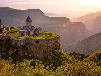 Okruh Arménií + Jezero Sevan + Ochutnávka Koňaku Ararat a Vína
